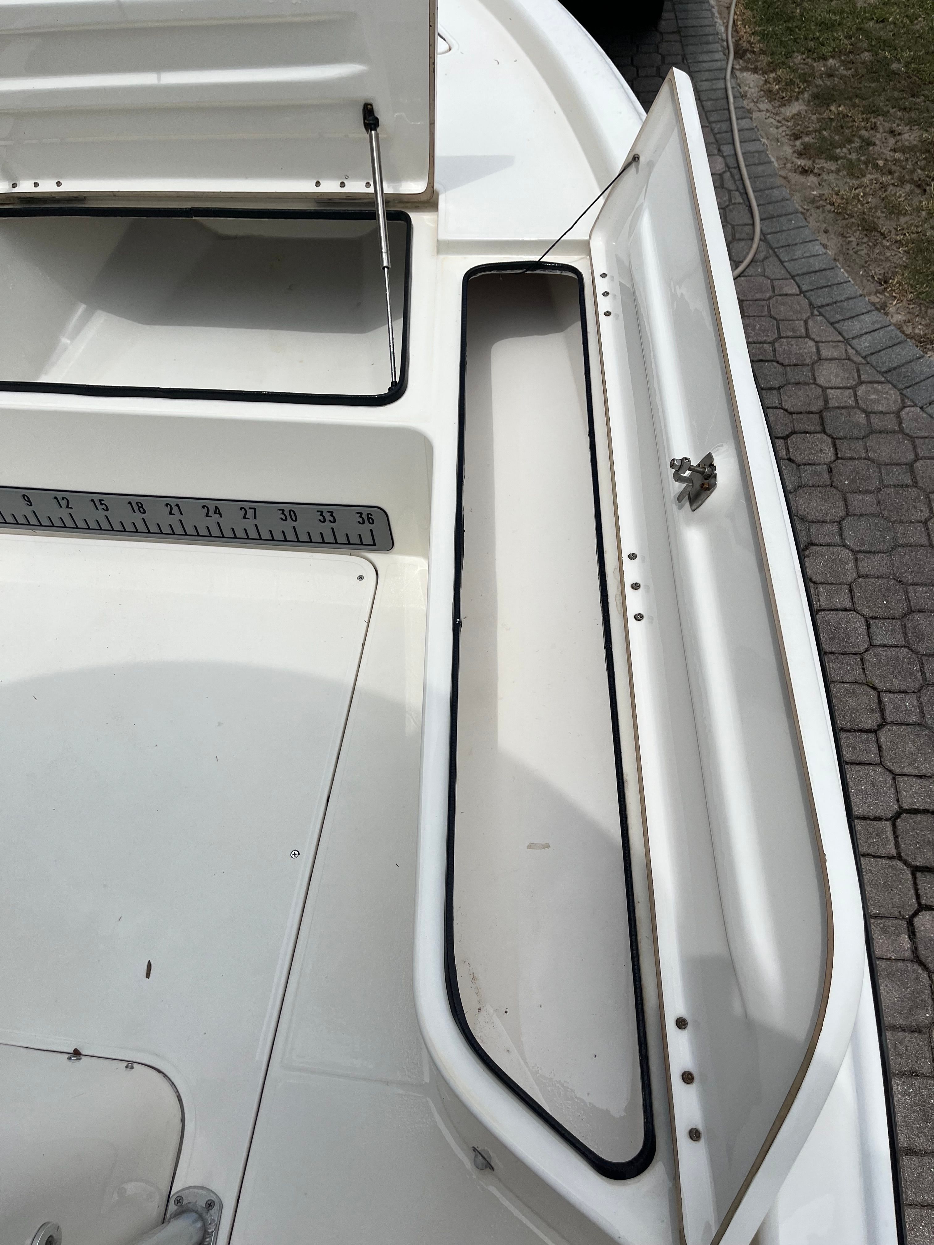 2006 ShearWater 2200 - 10