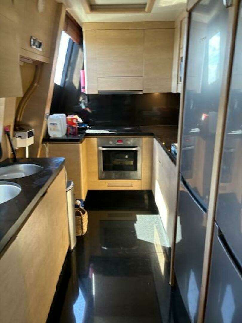 2009 Astondoa 95 GLX - Image 22