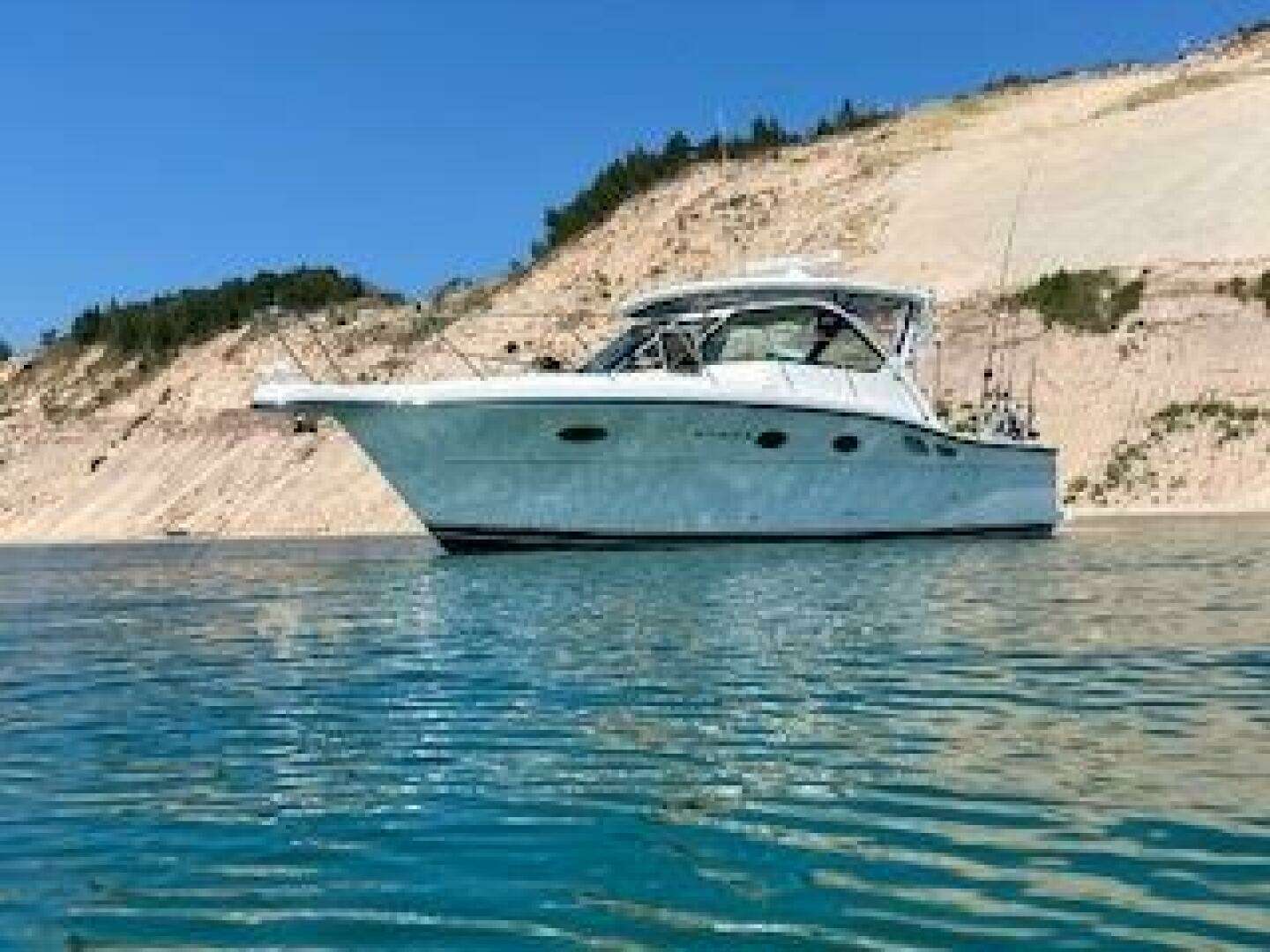 2005 Tiara Yachts 3200 OPEN - Image 41