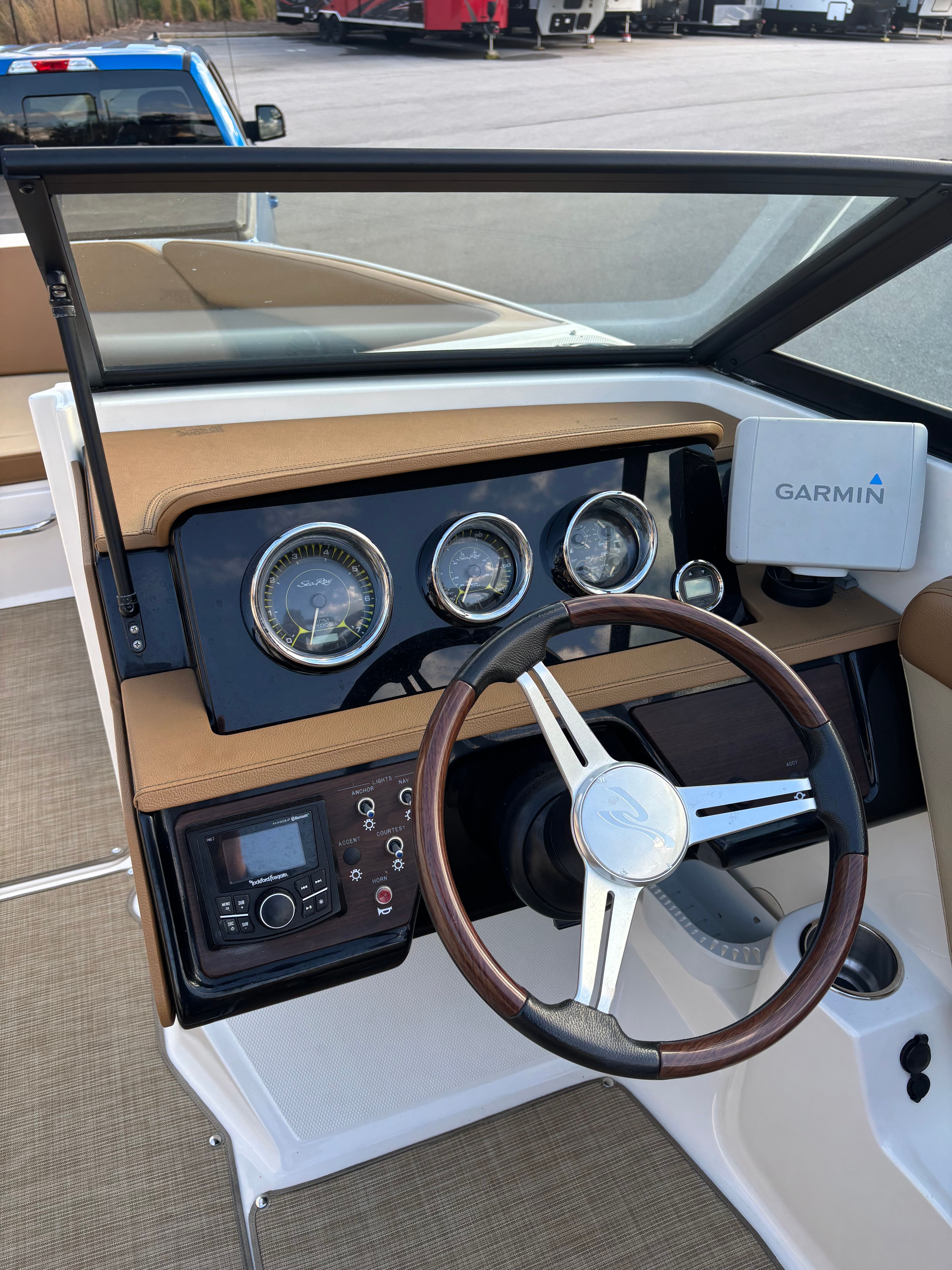 2018 Sea Ray SPX 230 Outboard - 2