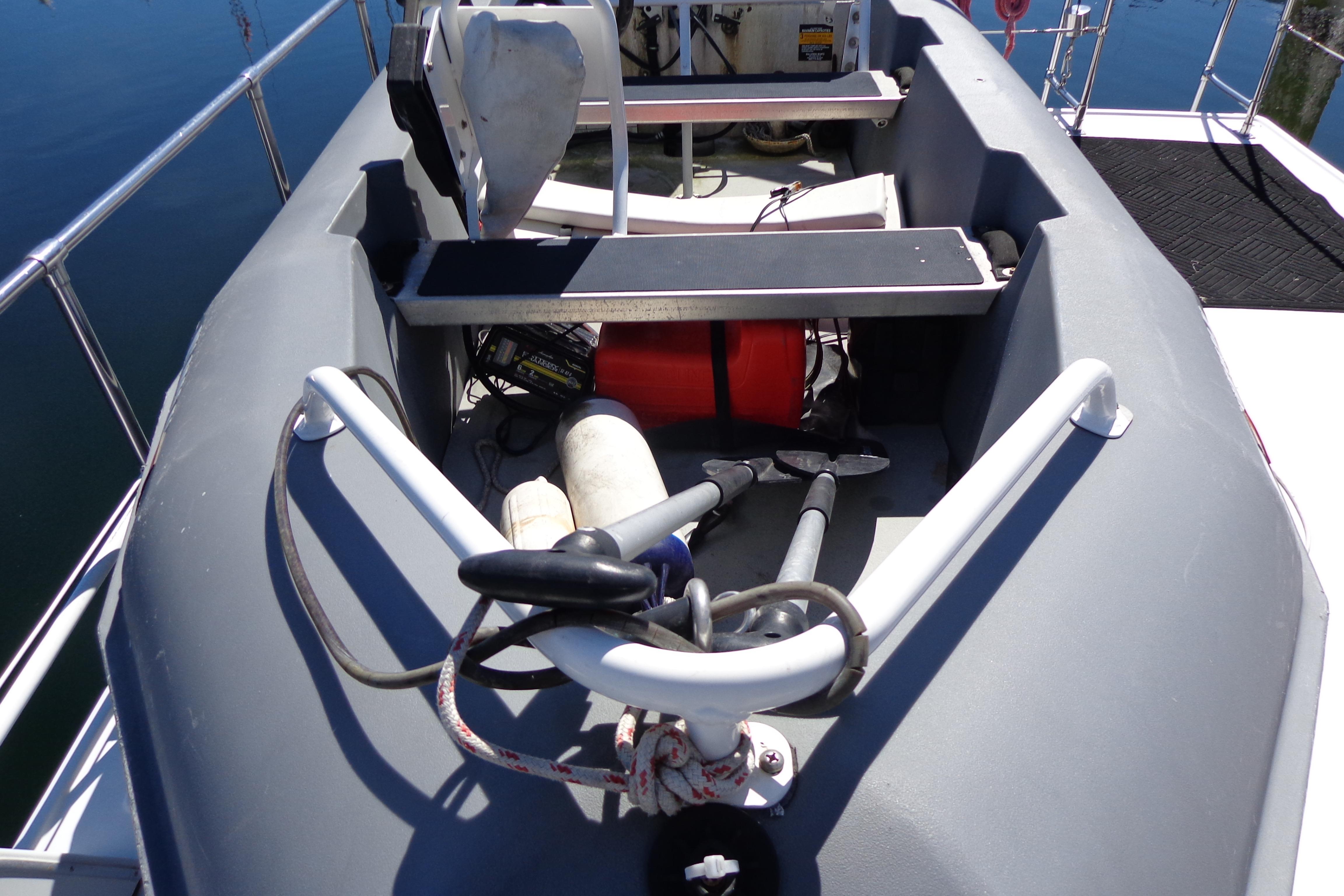 Cruise-A-Home Corsair 4200 boat interior with equipment, 1992 model.
