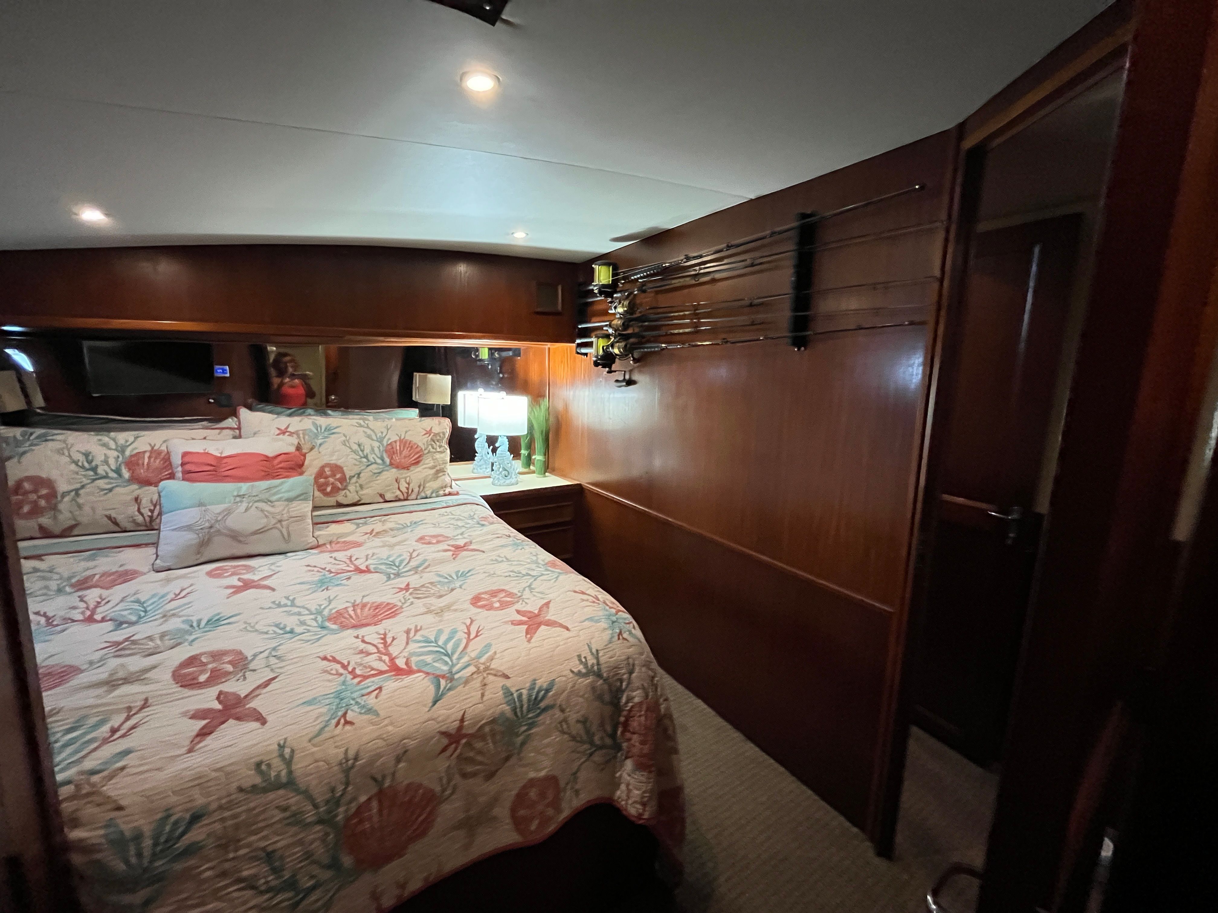 1980 Hatteras 55 Convertable - 37