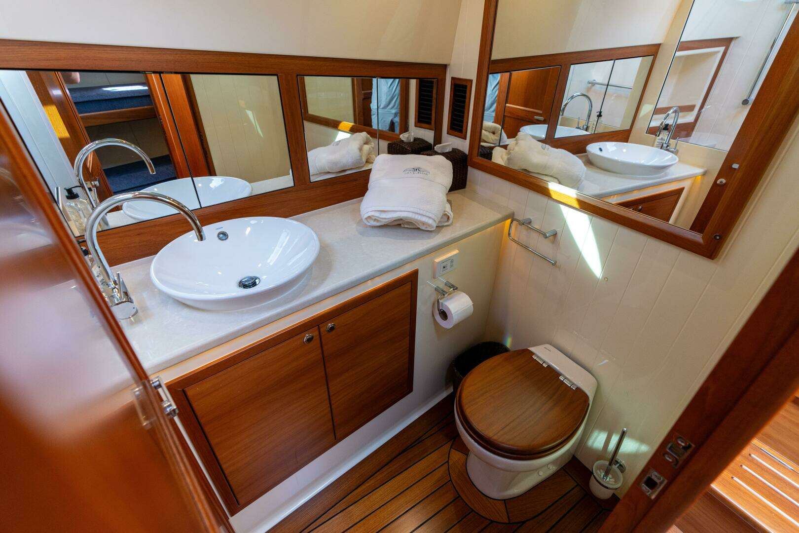 2016 Palm Beach Motor Yachts PB50 - Image 74
