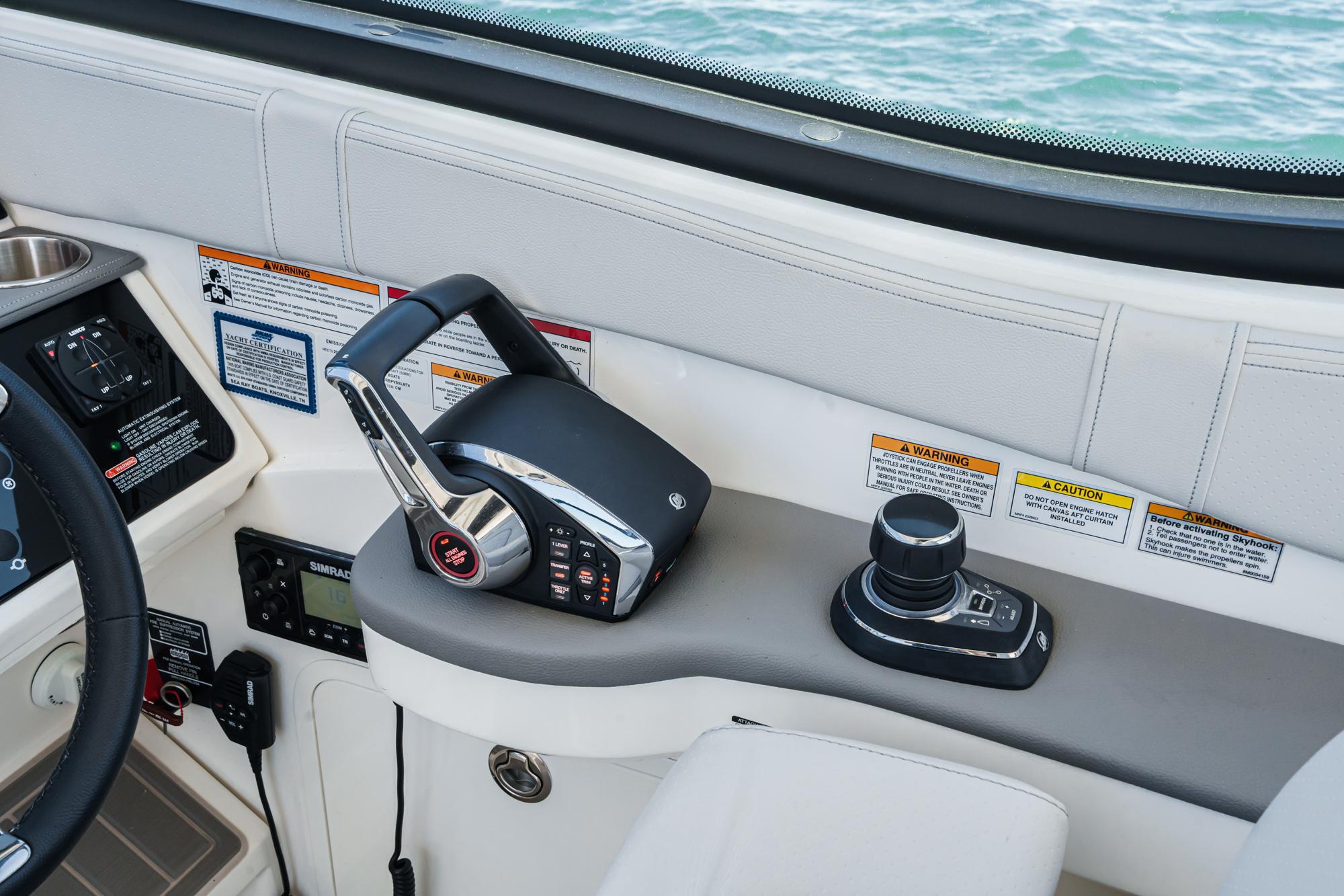 2024 Sea Ray Sundancer 320 Outboard - 25