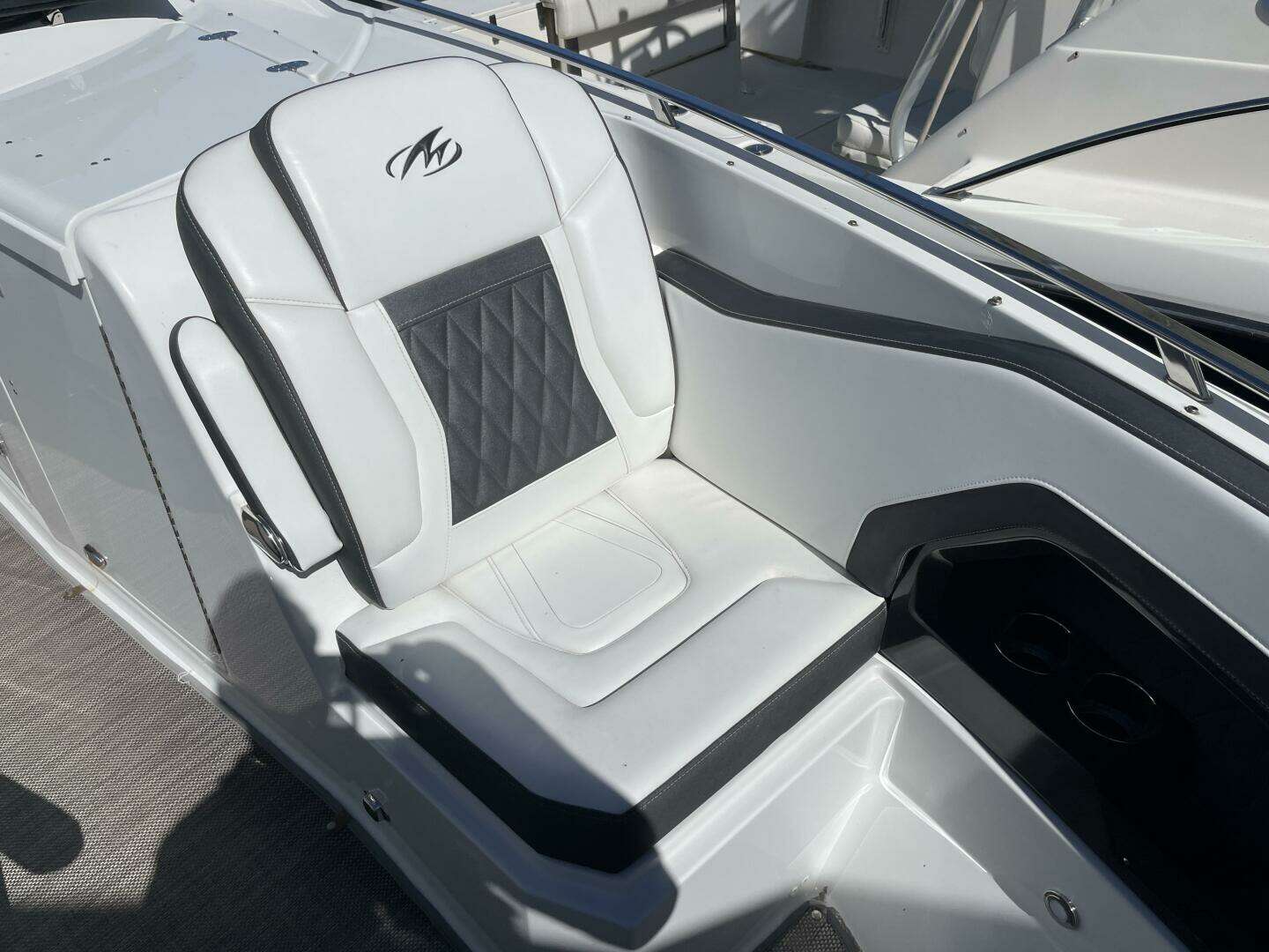 2019 Monterey 328SS - Image 46