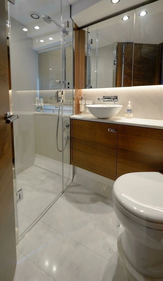 2021 Princess F50 - Image 31