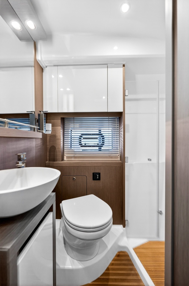 2023 Beneteau Gran Turismo 45 - Image 32