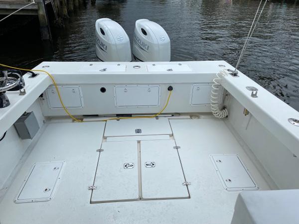 2003 Goldline Pilothouse - 9