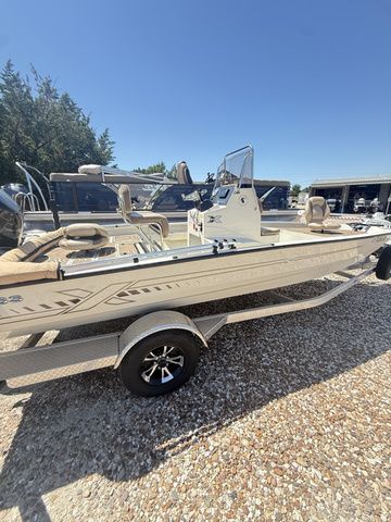 2024 Xpress H-20 Bay