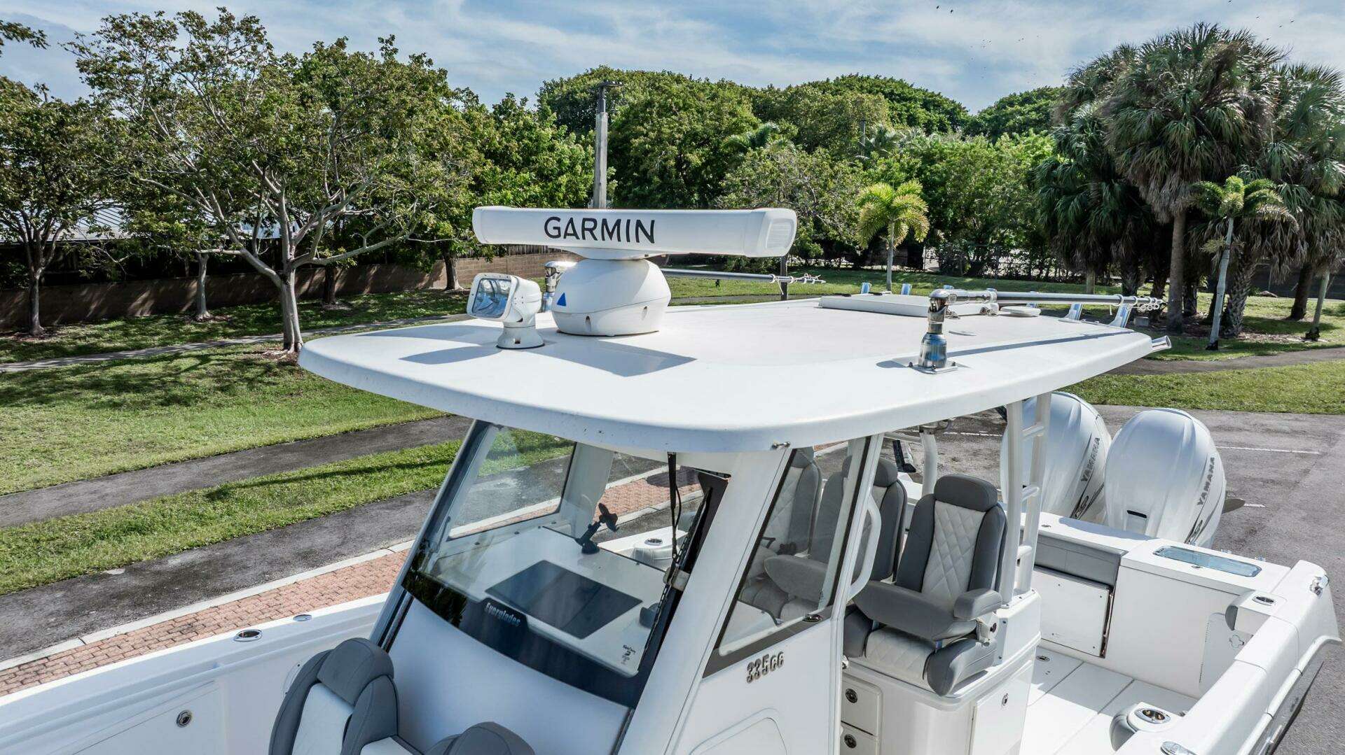 2021 Everglades 335 Center Console - Image 17