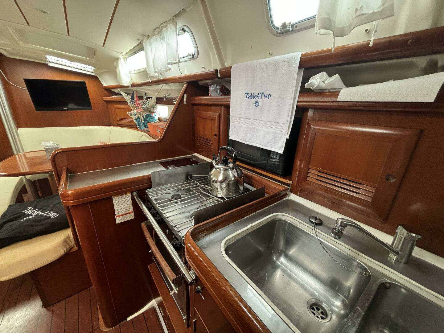 2004 Beneteau 423 - Image 19