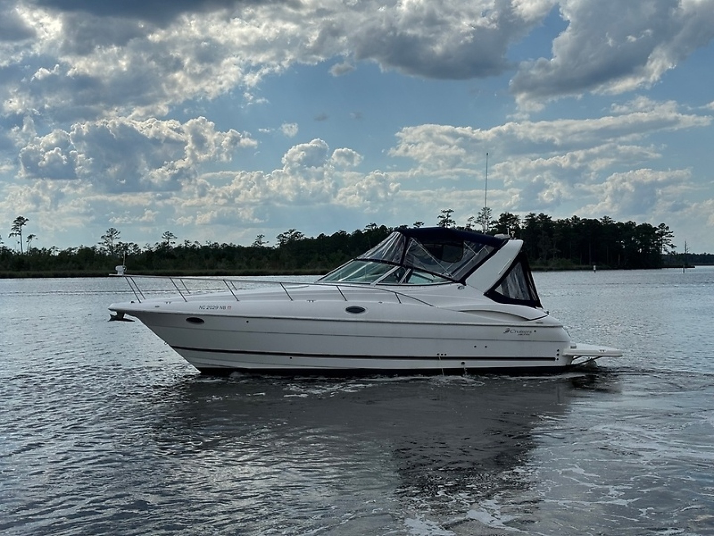 2004 Cruisers Yachts 320 Express - Image 24