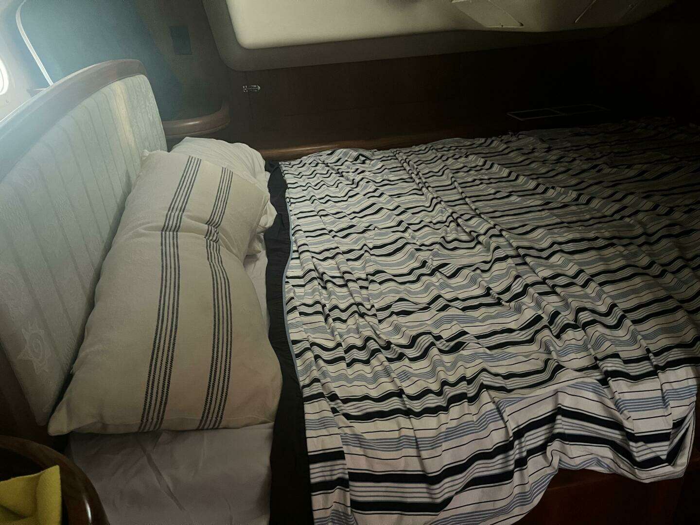 2003 Hunter 356 - Image 18