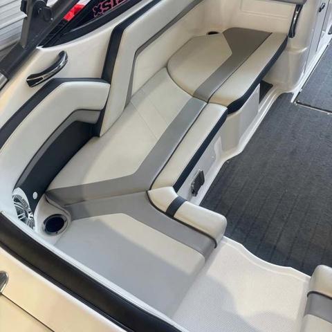 2015 Yamaha Boats 212X - 6