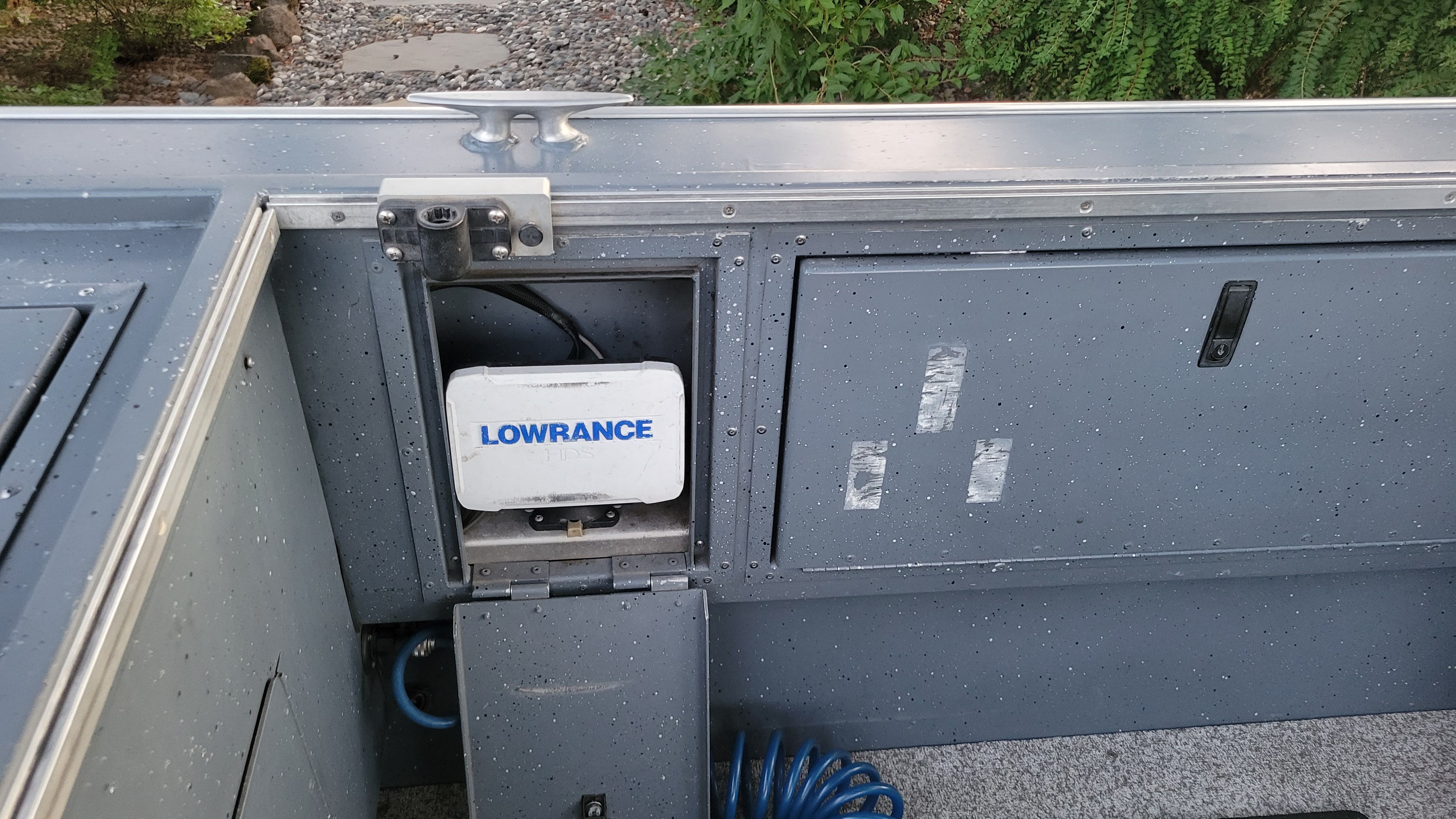 A 2015 Alumaweld Formula Vee Outboard 24 featuring a Lowrance device.