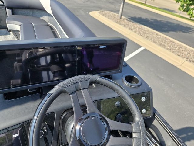 2026 Bennington M Quad Bench 24 MFB Tritoon - 12