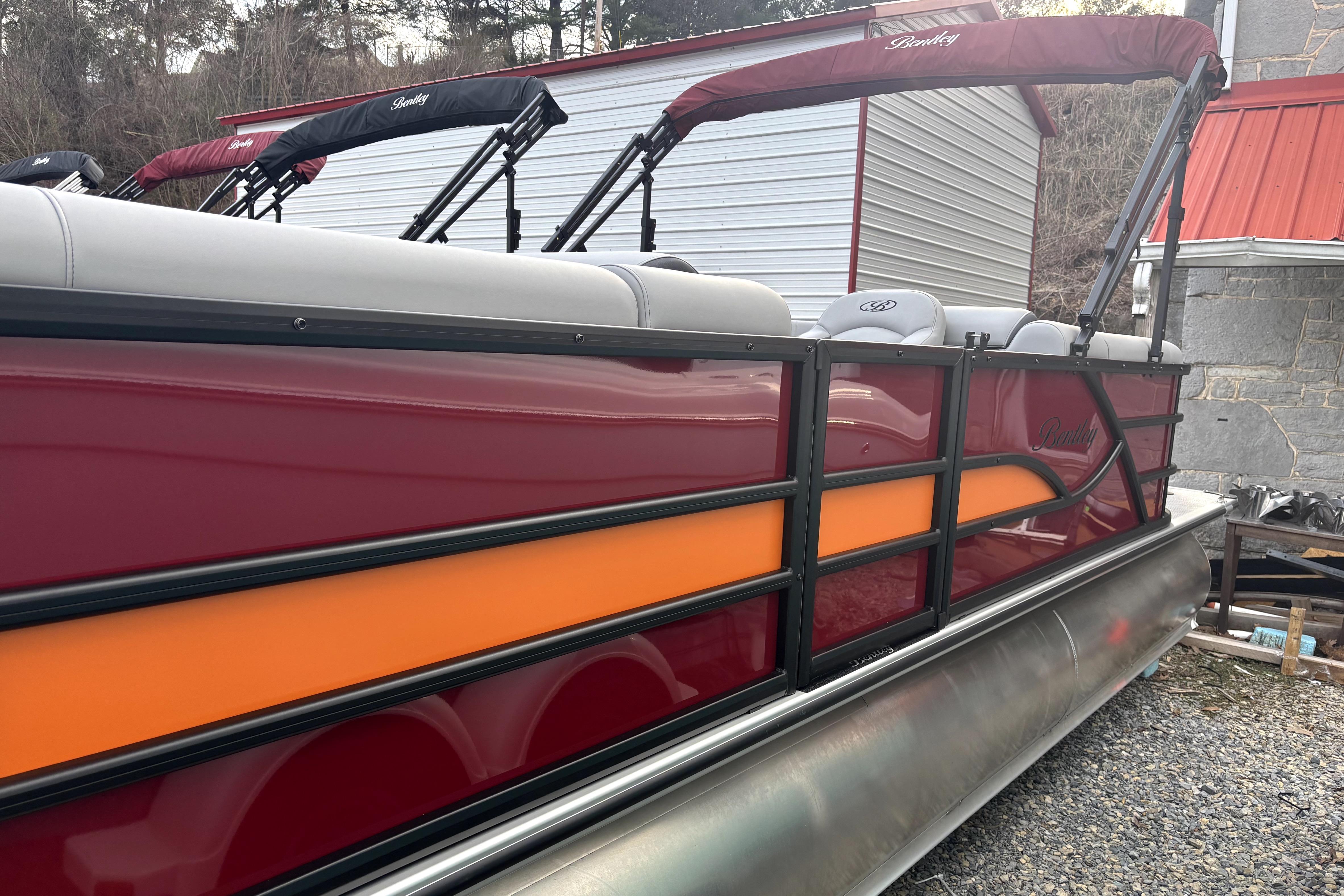 2026 Bentley Pontoons Legacy 220 Navigator