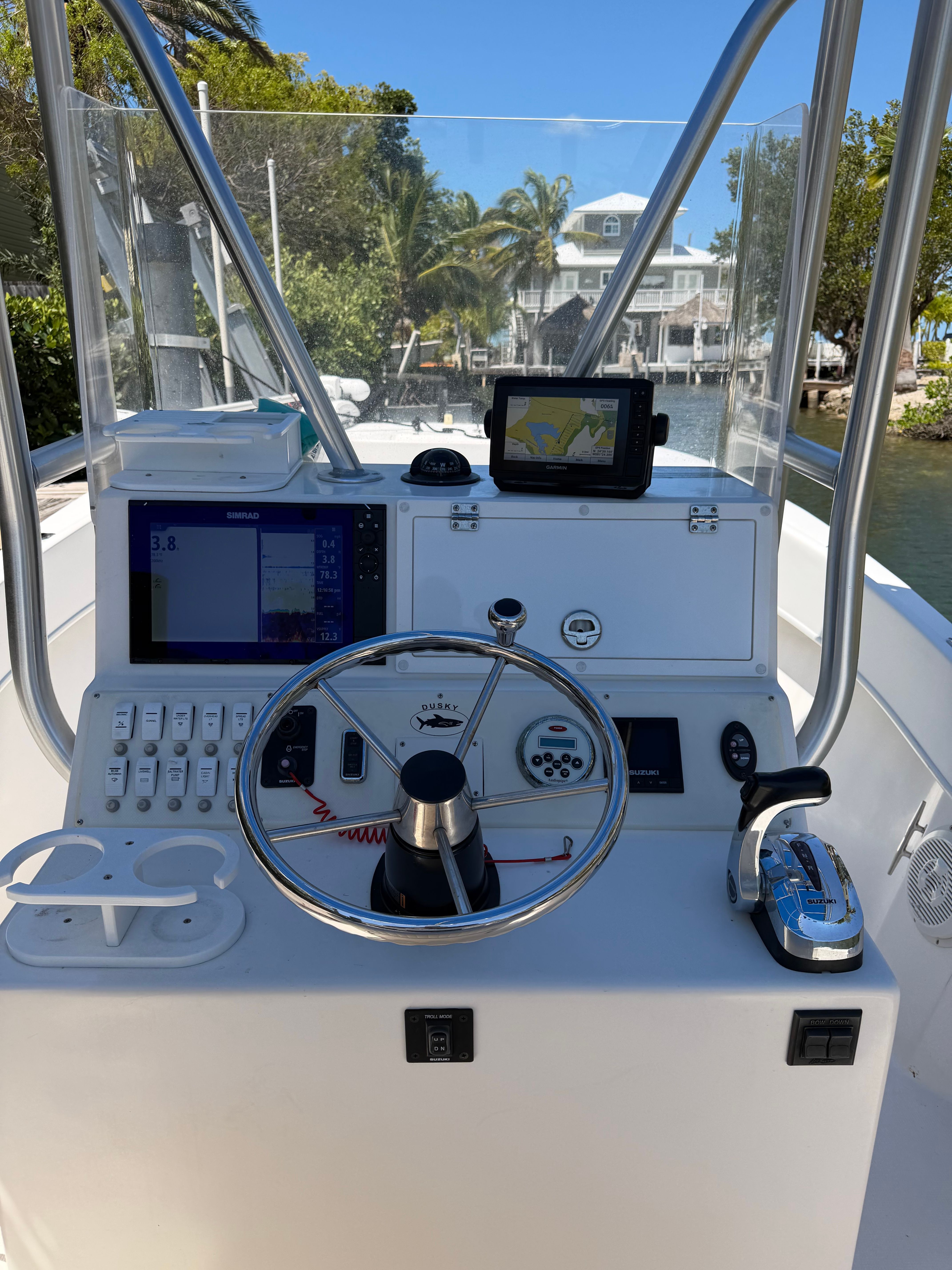 2018 Dusky 252 - 9