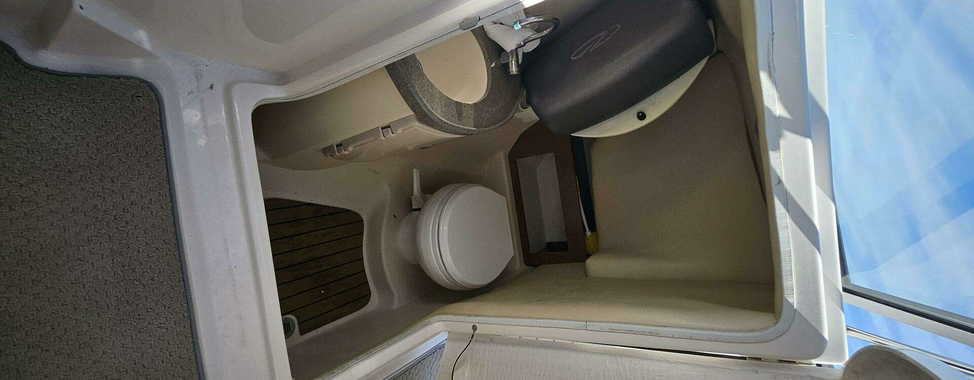 2010 Regal 2700 - Image 19