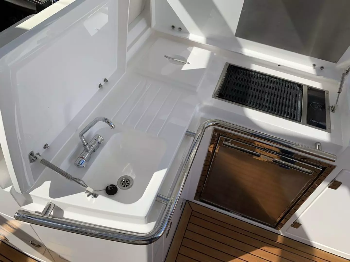 2014 Sunseeker San Remo - Image 11