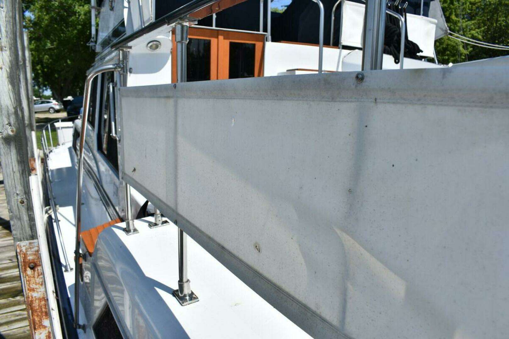 1985 Marinette 39 Double Cabin - Image 16