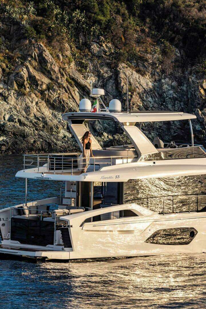 2027 Absolute 53 Navetta - Image 8