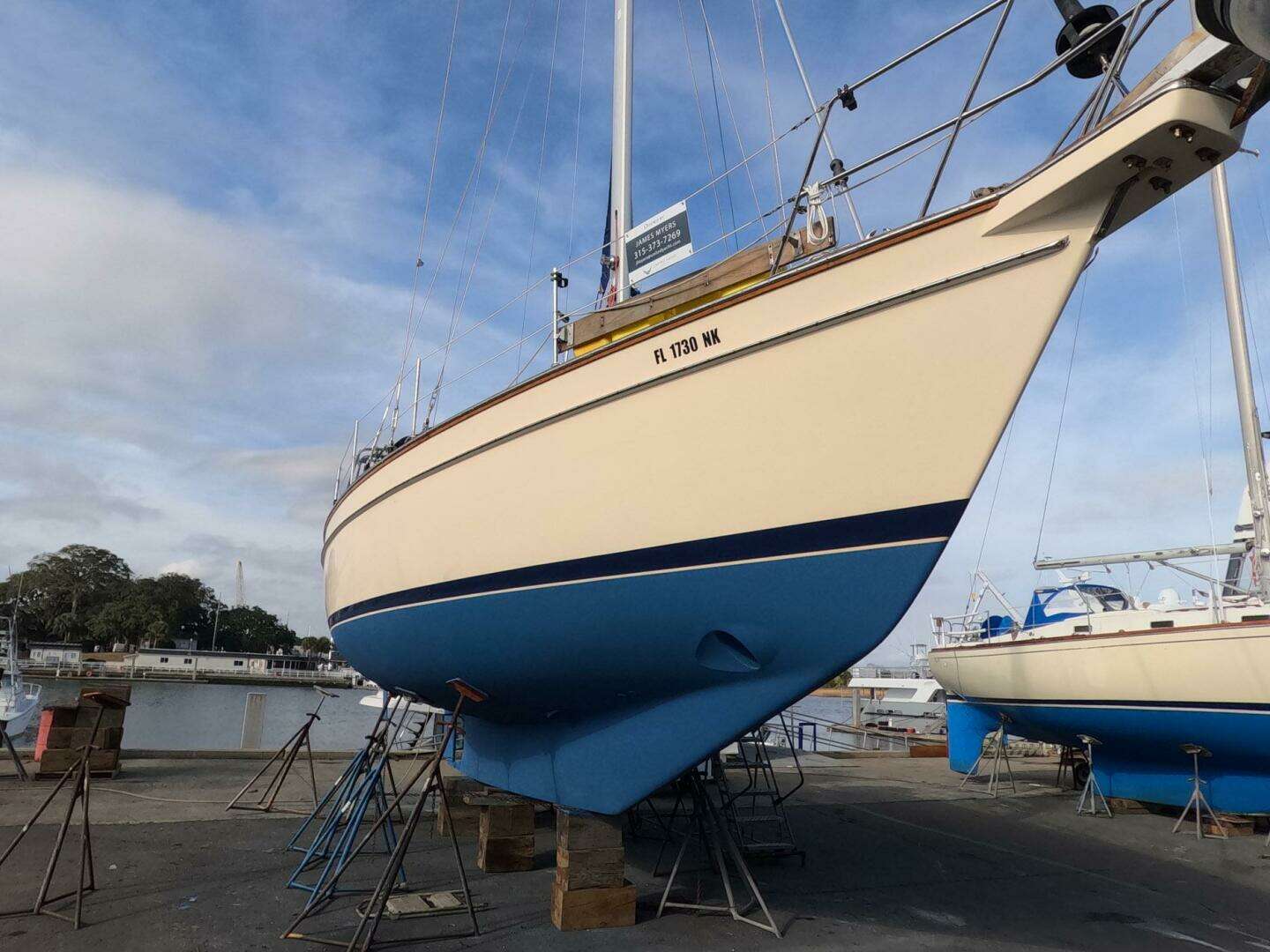 2005 Island Packet 370 - Image 38