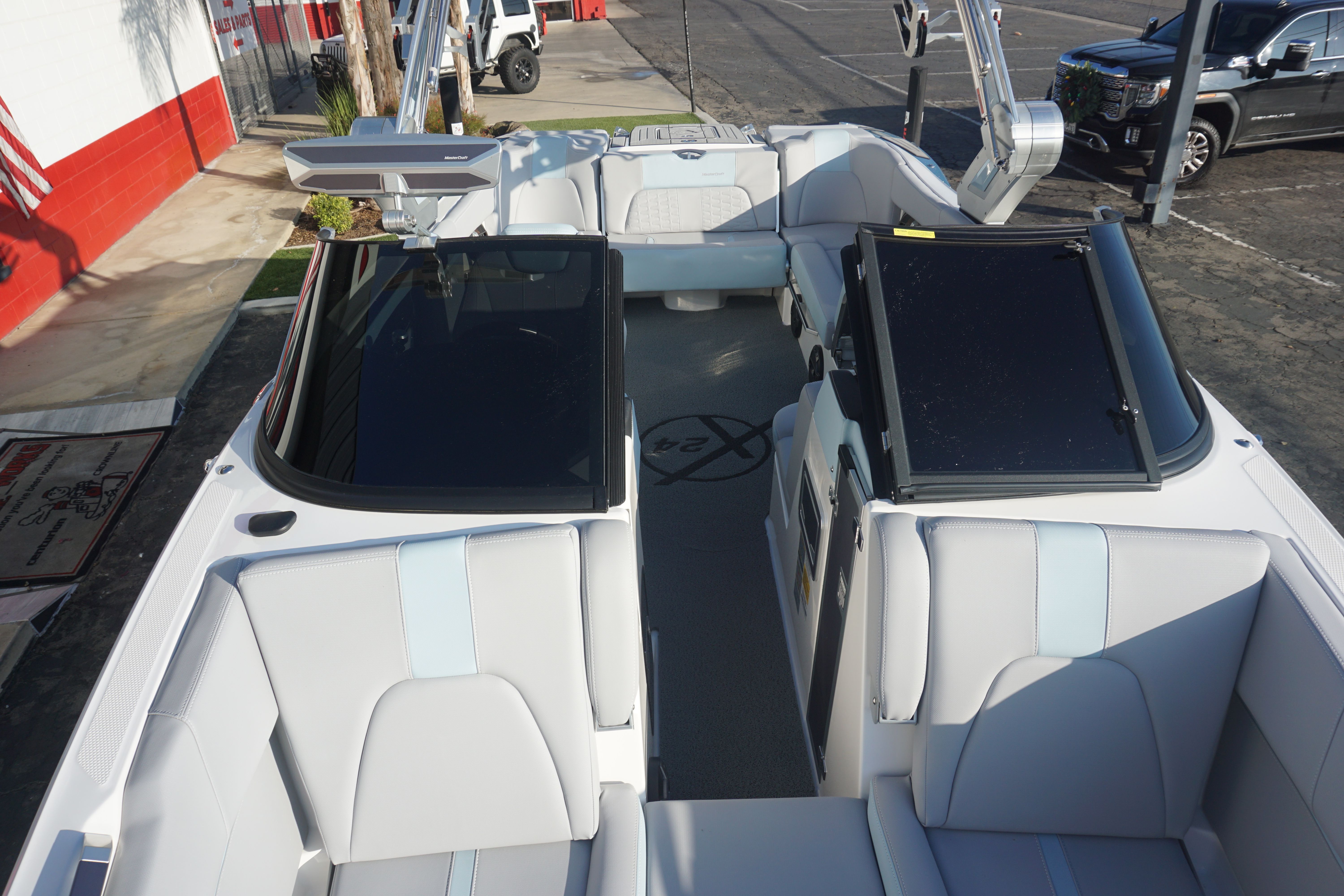 2022 MasterCraft X24 - 20