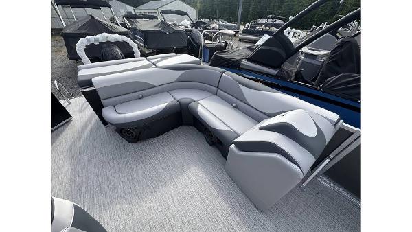 2025 Tahoe Pontoon LTZ Cruise with sleek gray seating and modern design.