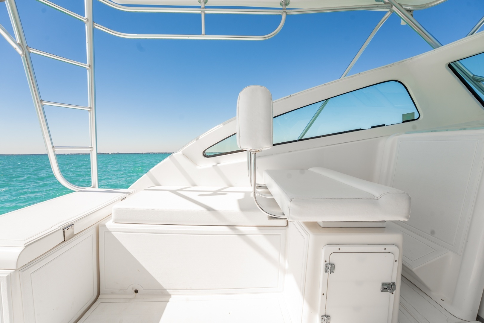 2004 Luhrs 320 Open - Image 26