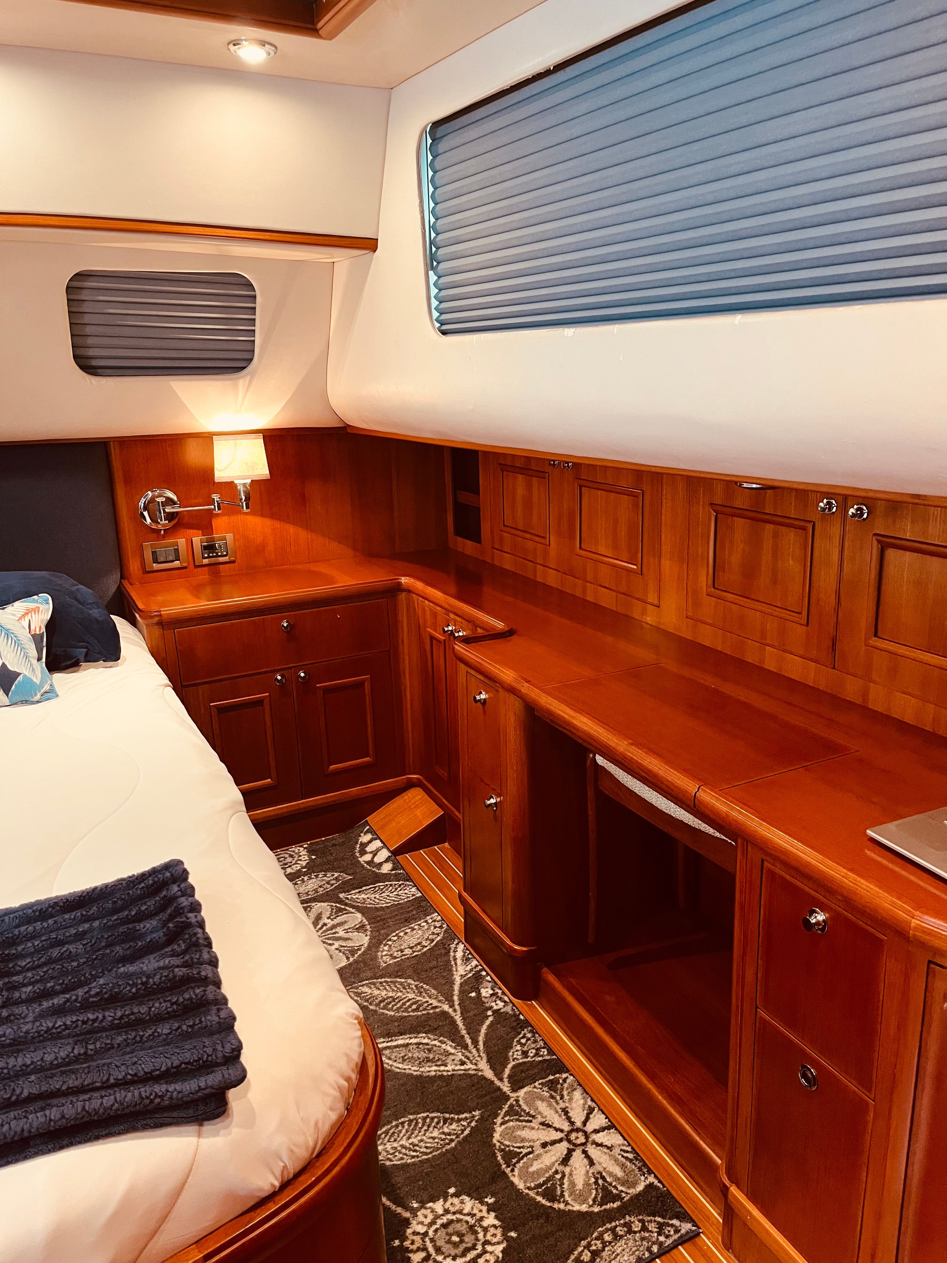 2007 Grand Banks 47 Heritage CL - 52