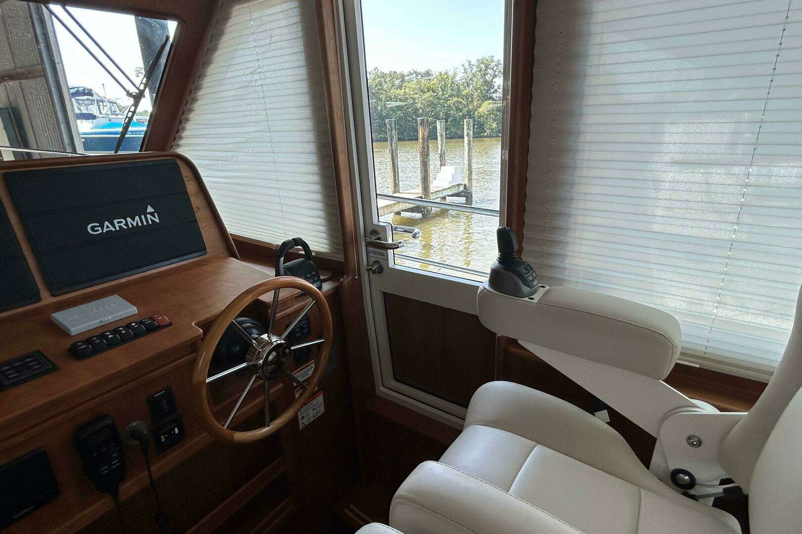2022 Sabre 45 Salon Express - Image 20