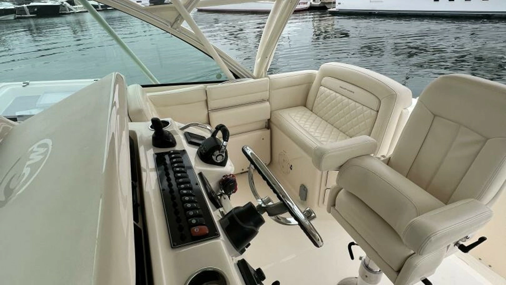2018 Grady-White 370 Express - Image 15