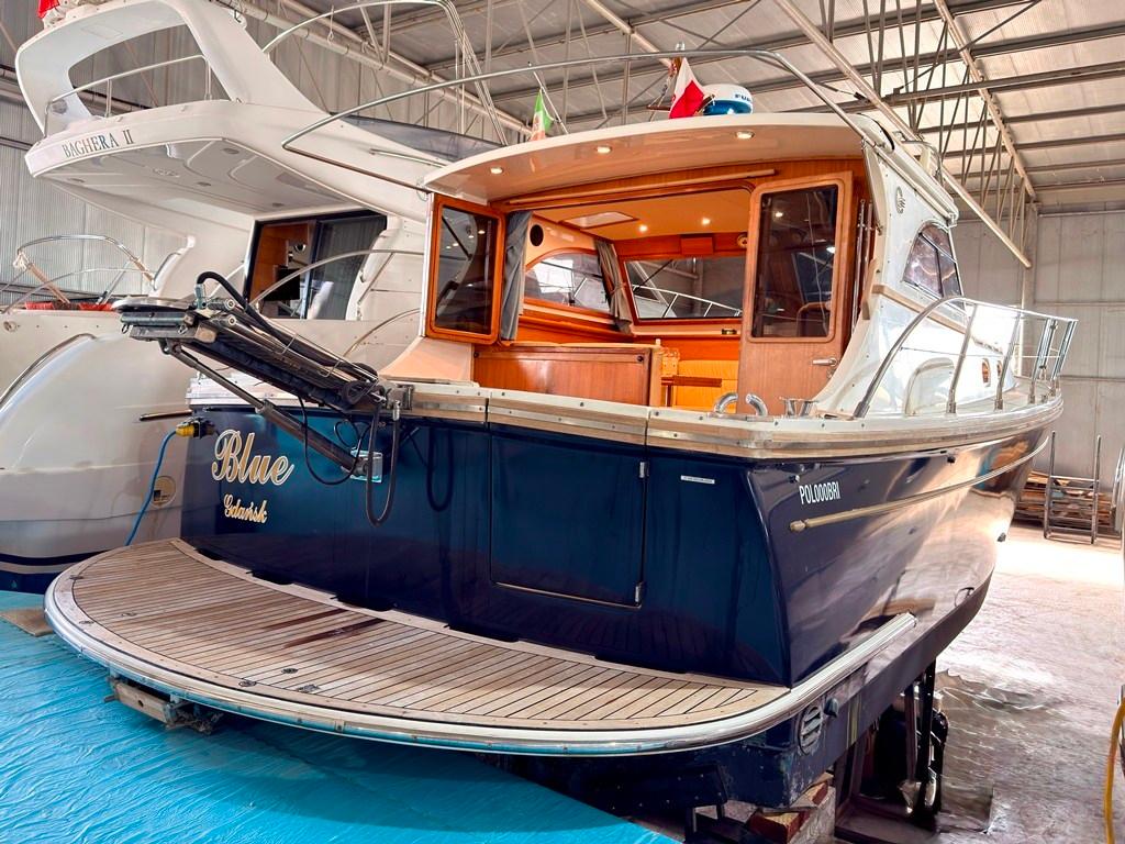 2004 Cantieri Estensi 360 Goldstar