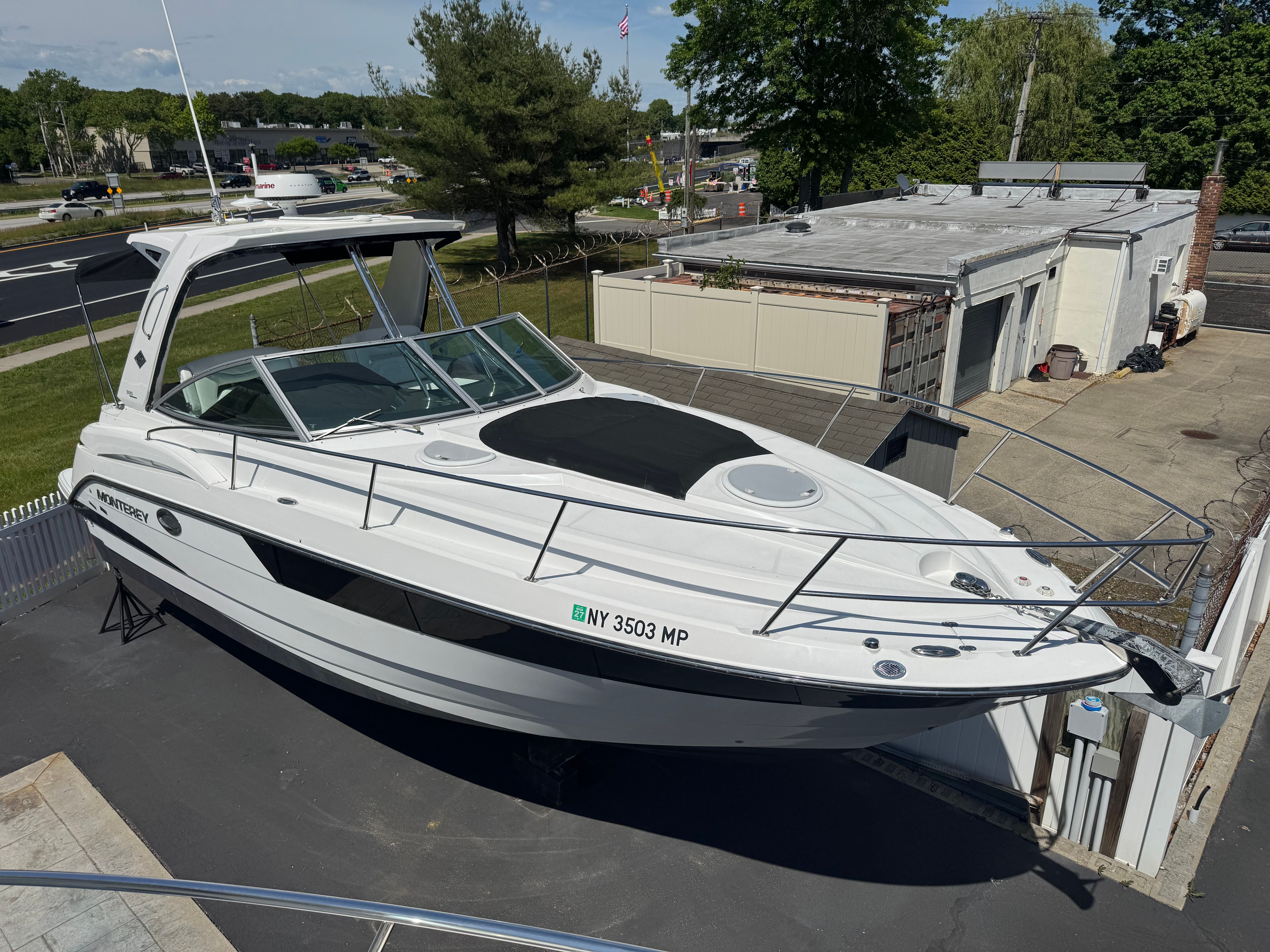 2018 Monterey 335 Sport Yacht - 5