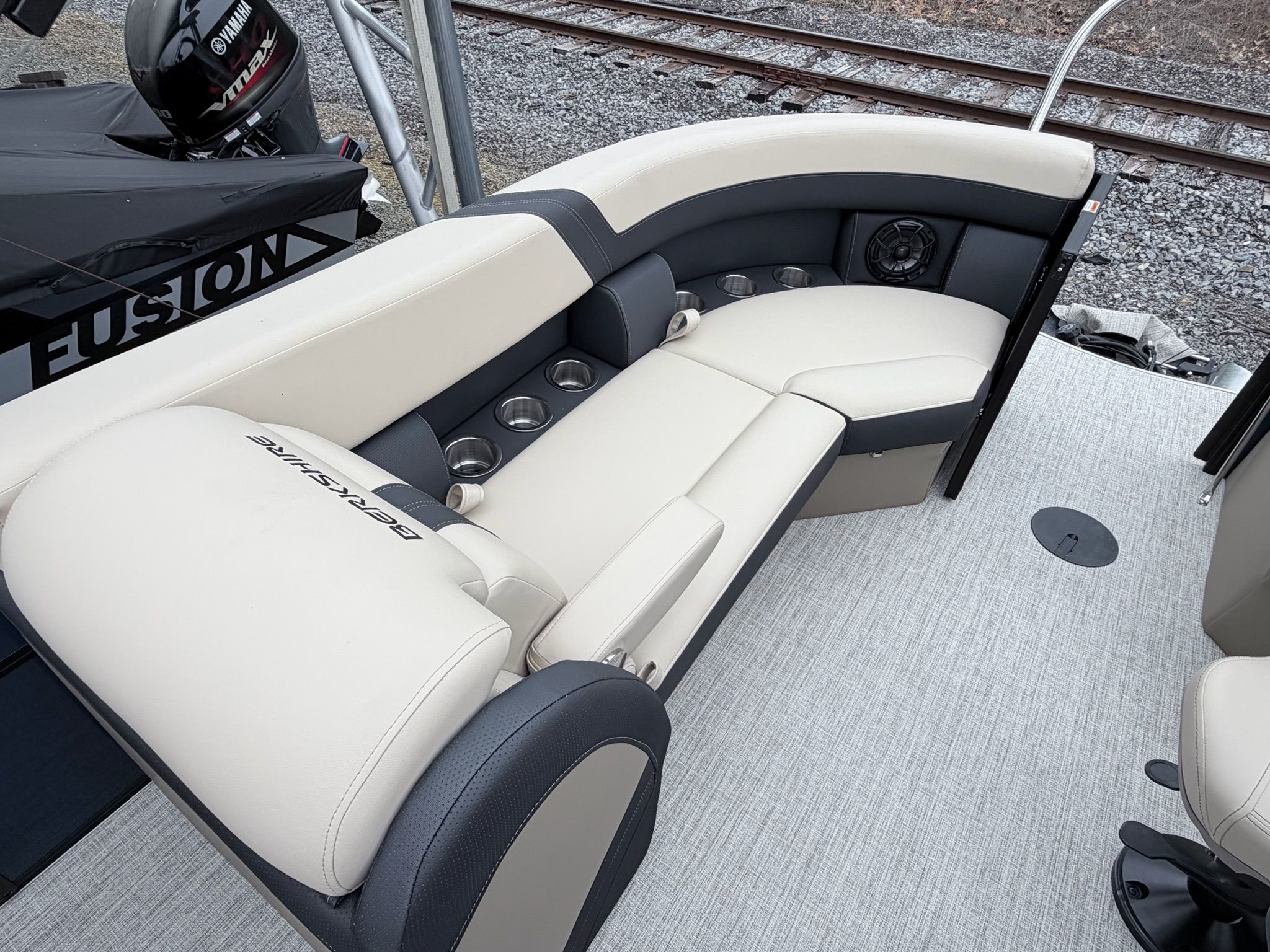 2026 Berkshire 24E CTS 3.0 Tritoon - 15