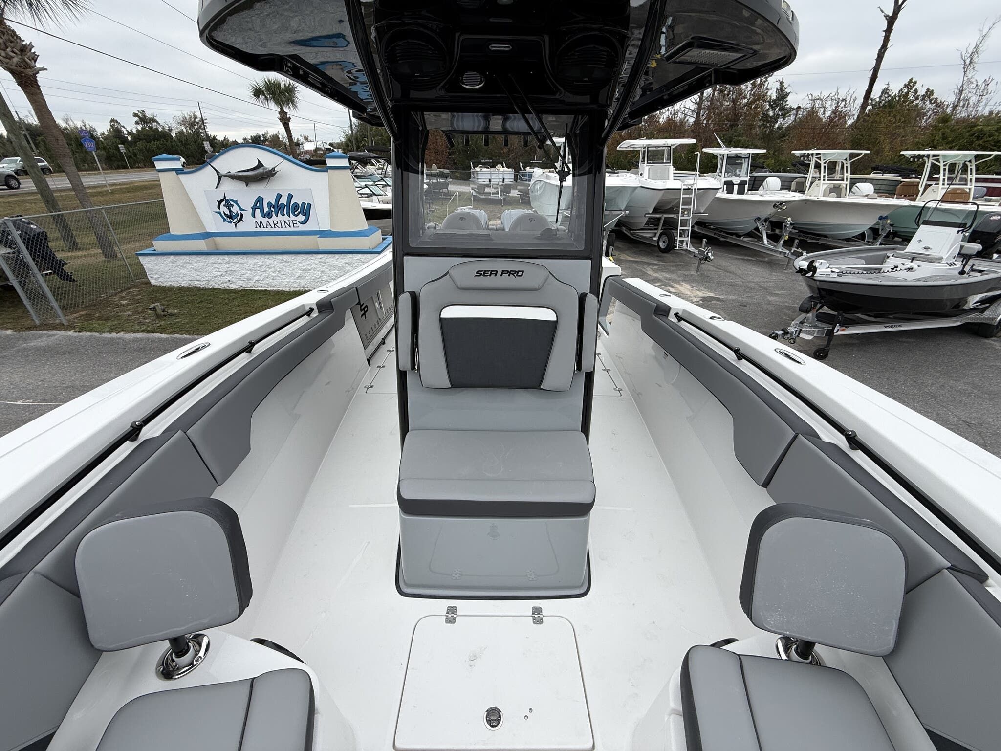 2026 Sea Pro 292 SEAKEEPER RIDE AND YAMAHA 300S - 9