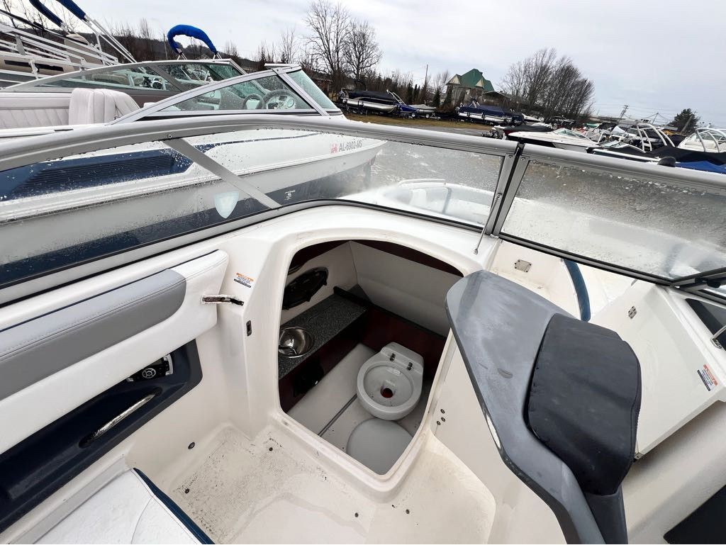 2019 Chaparral 250 Suncoast - 11