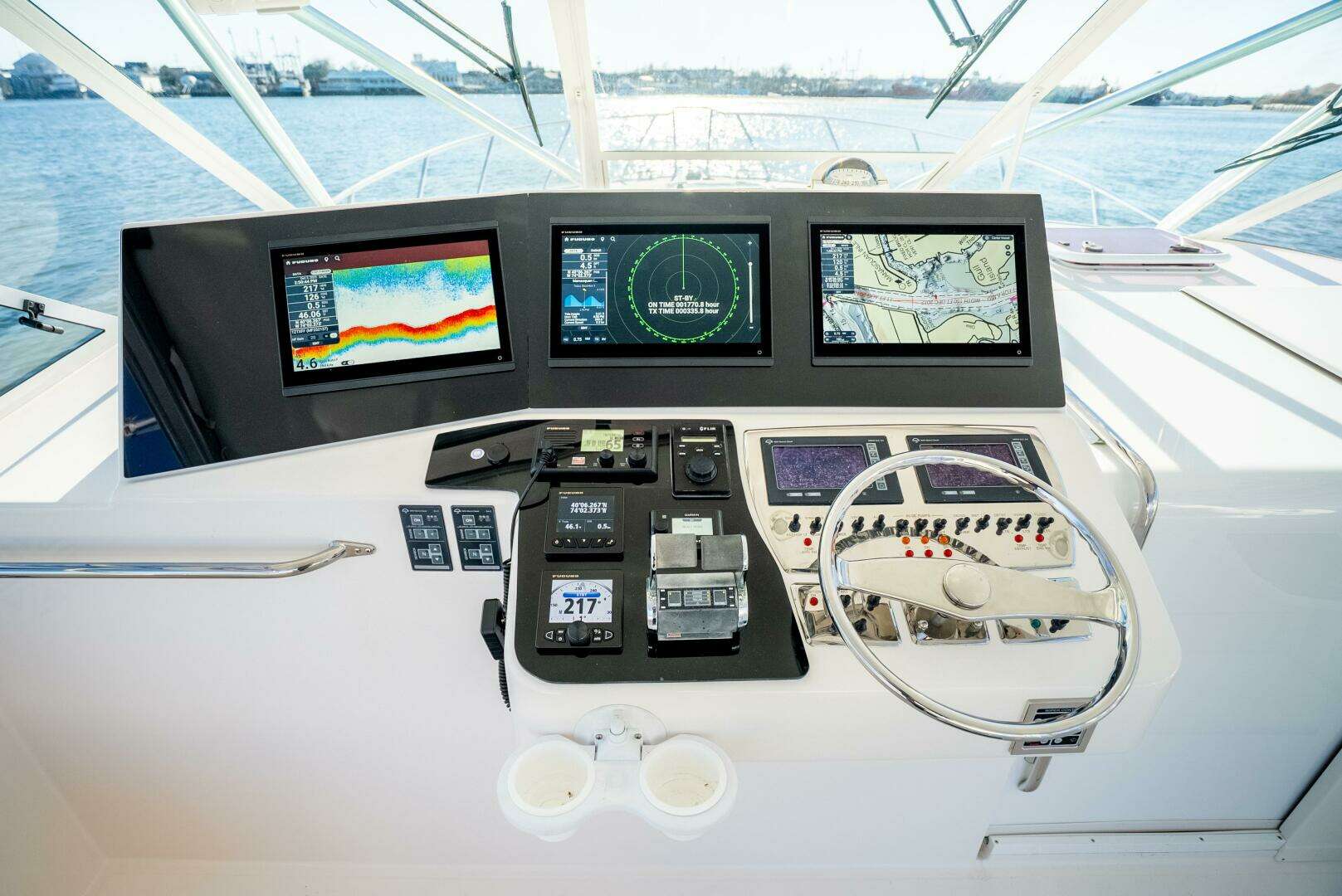 2007 Cabo 40 Express - Image 15