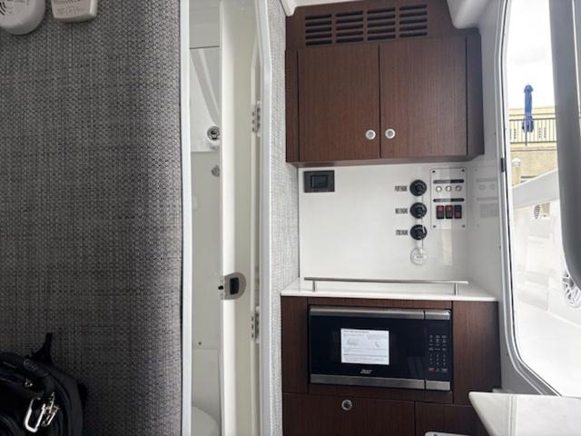 2025 Everglades 375 Center Console - 15
