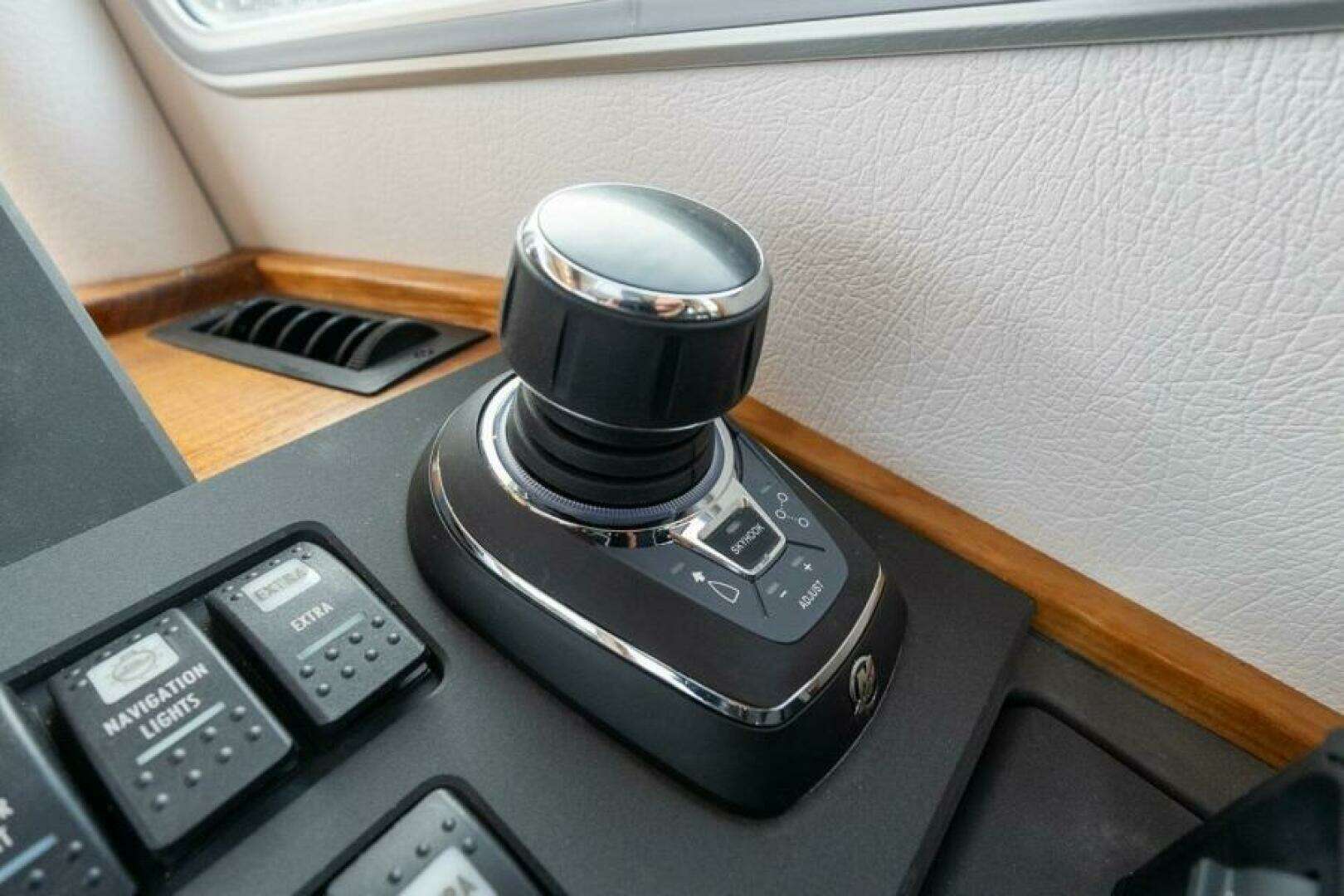 2027 Targa 27.2 - Image 45
