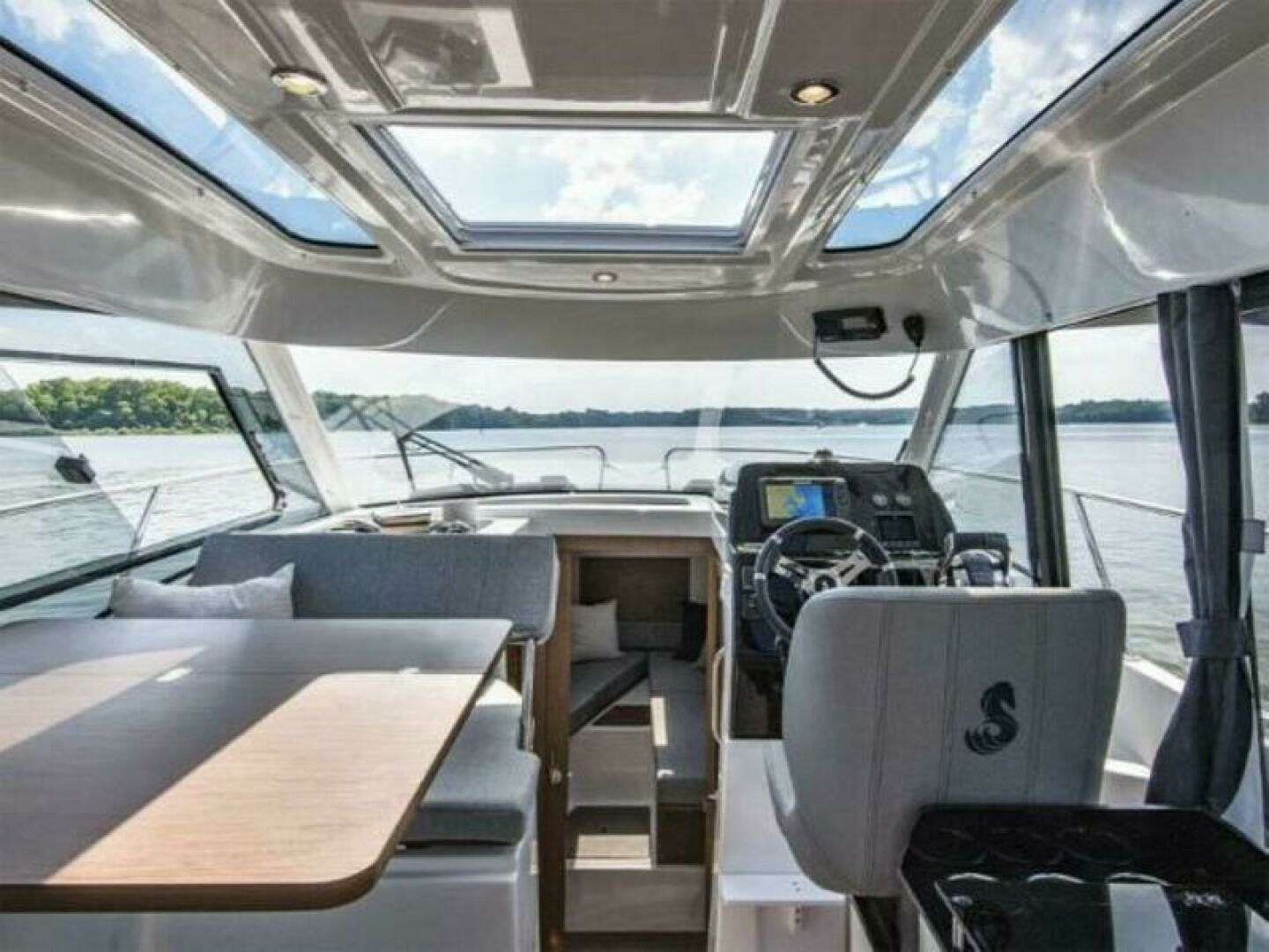 2025 Beneteau Antares 9 - Image 7