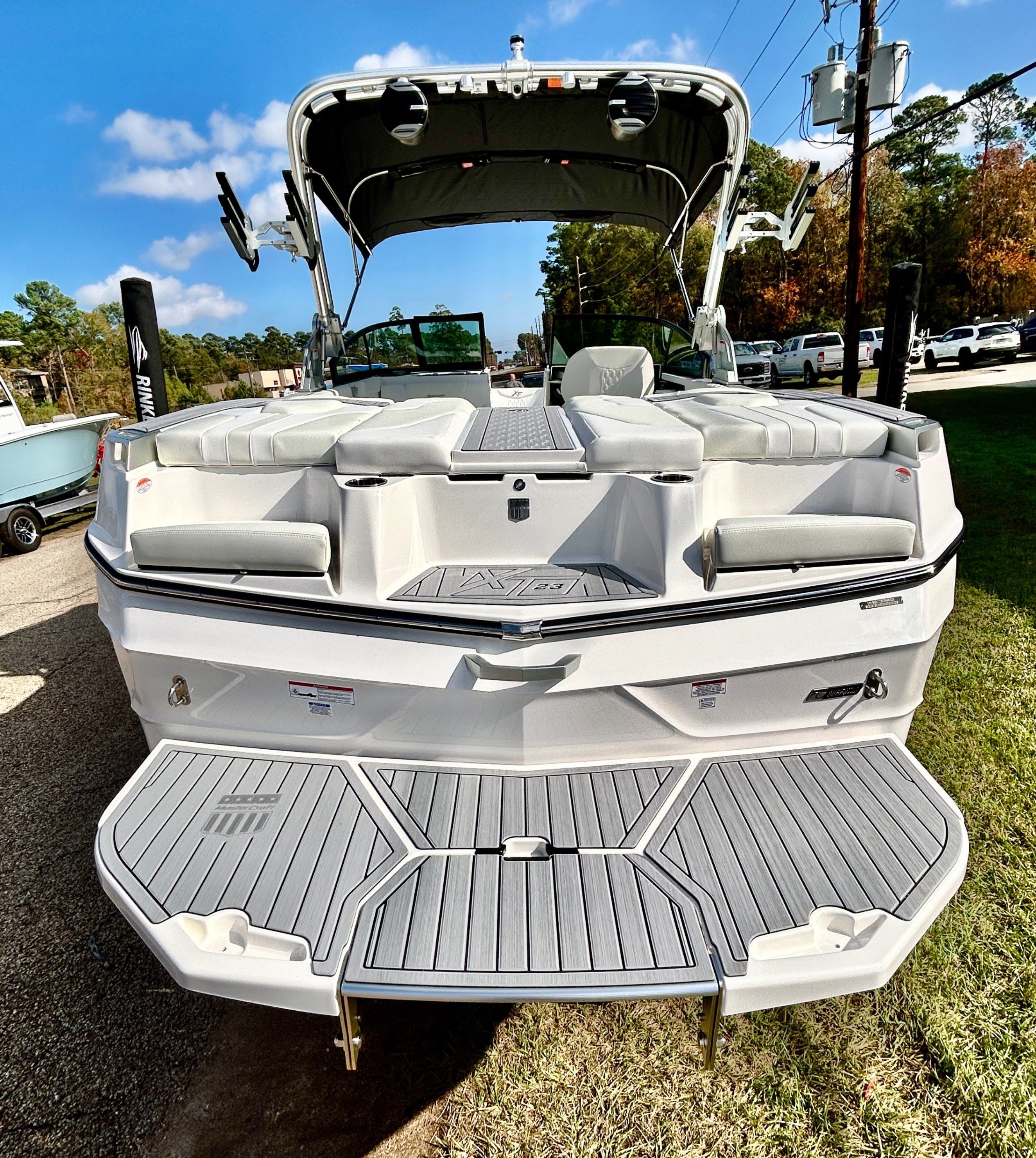 2026 MasterCraft XT23 - 14