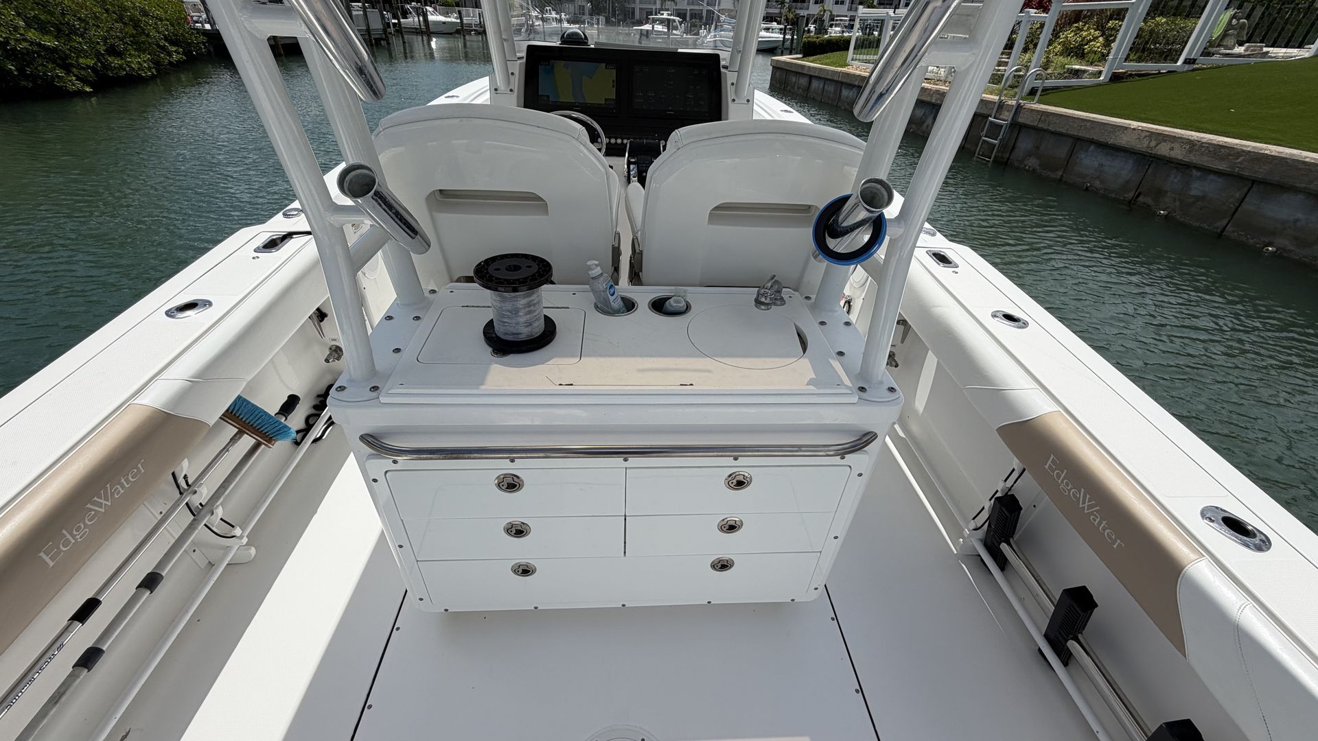 2017 Edgewater 320 CC - 22