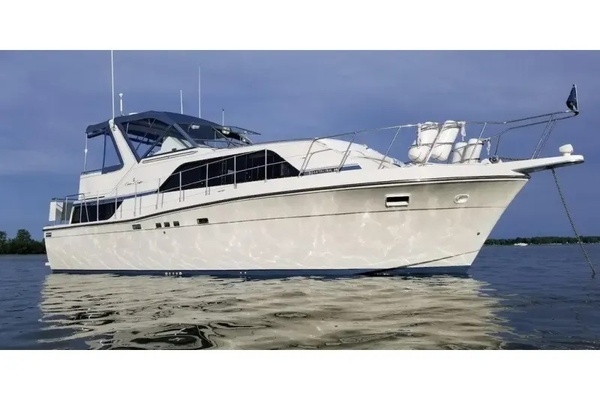1989 Chris-Craft Catalina 381