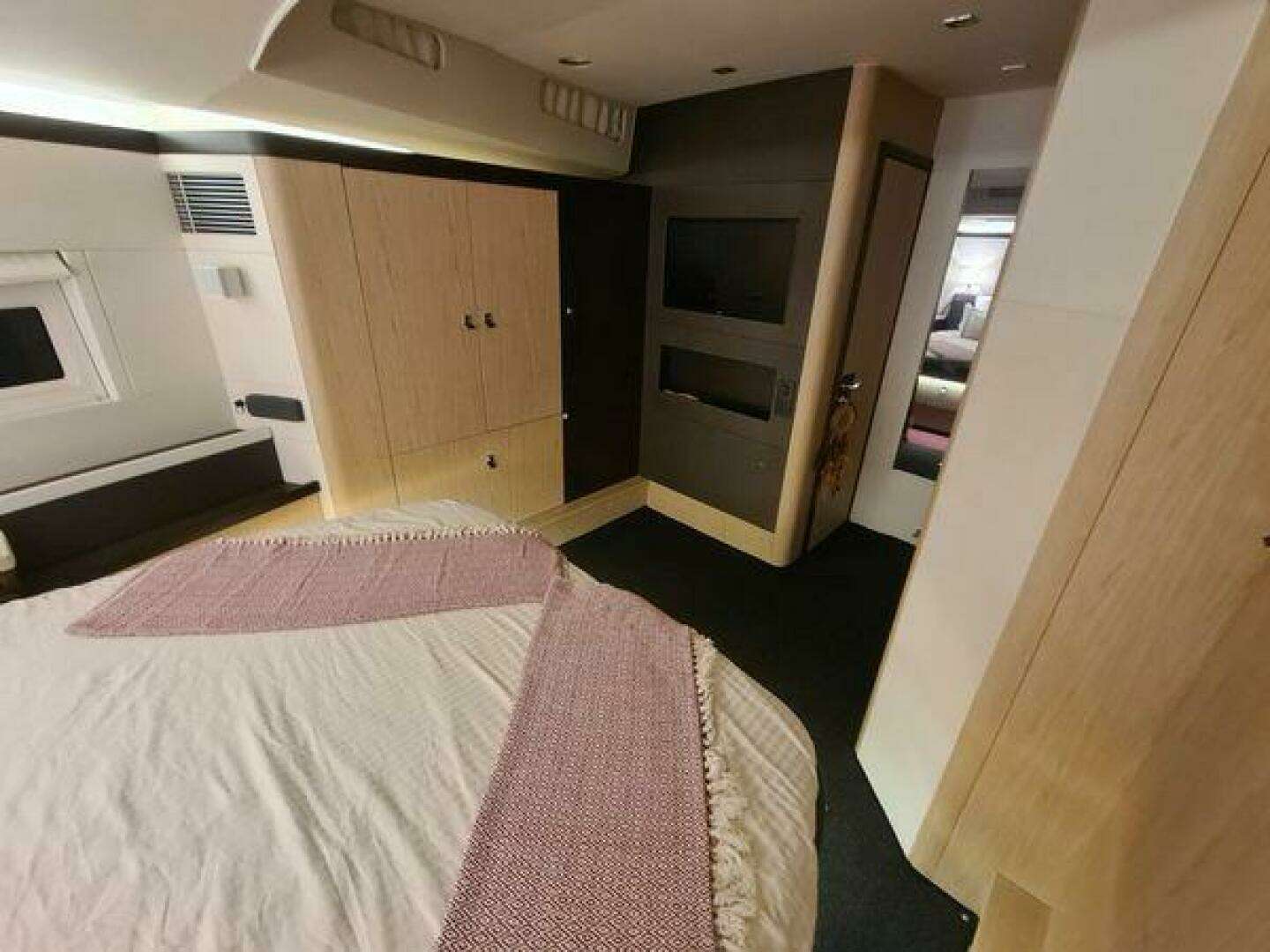 2022 Beneteau Oceanis Yacht 62 - Image 34