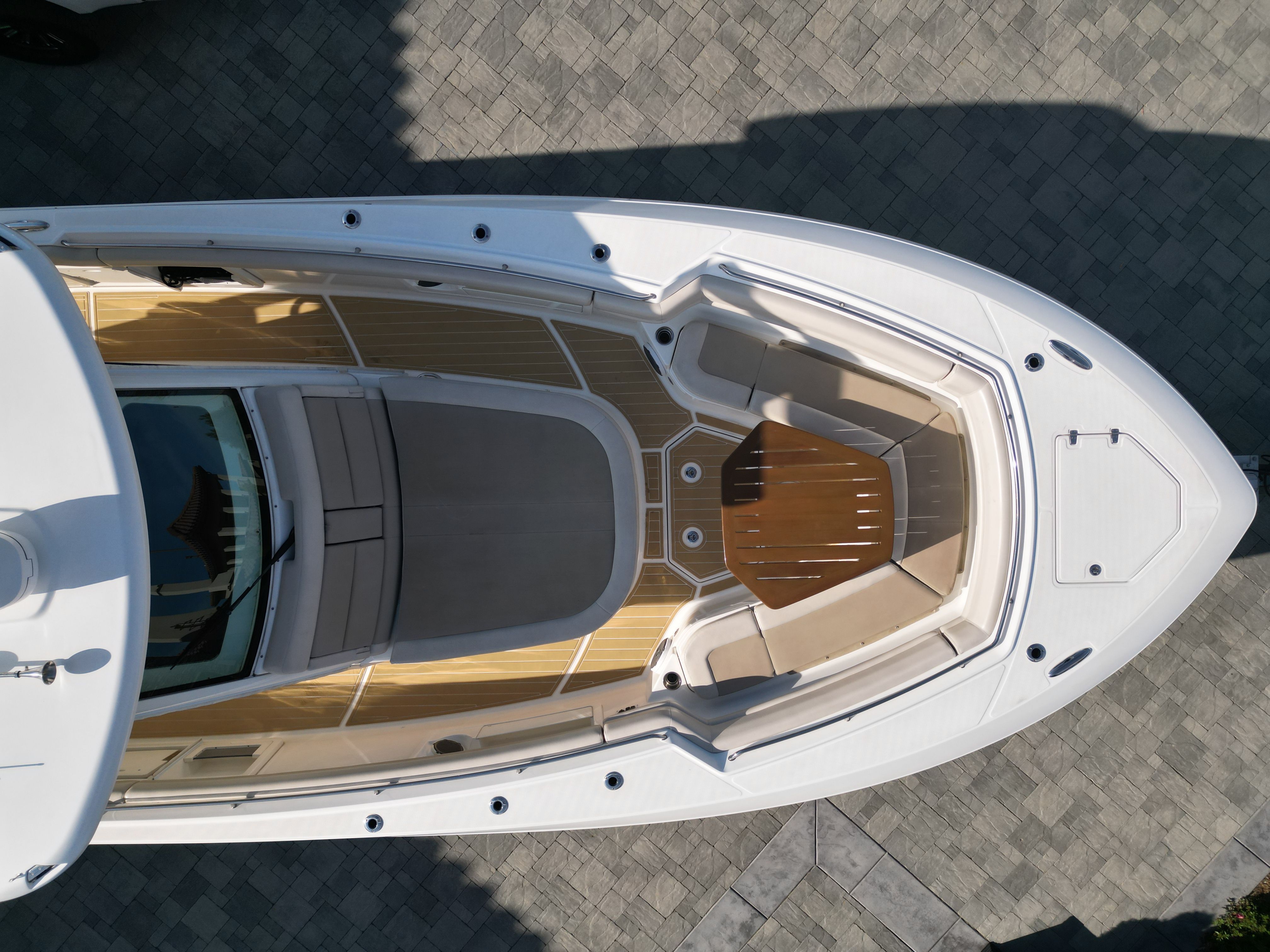 2018 Boston Whaler 380 Outrage - 16