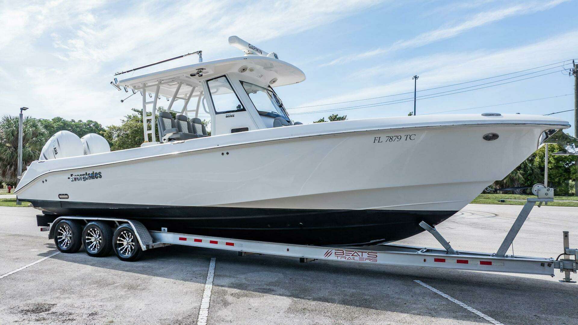 2021 Everglades 335 Center Console - Image 3