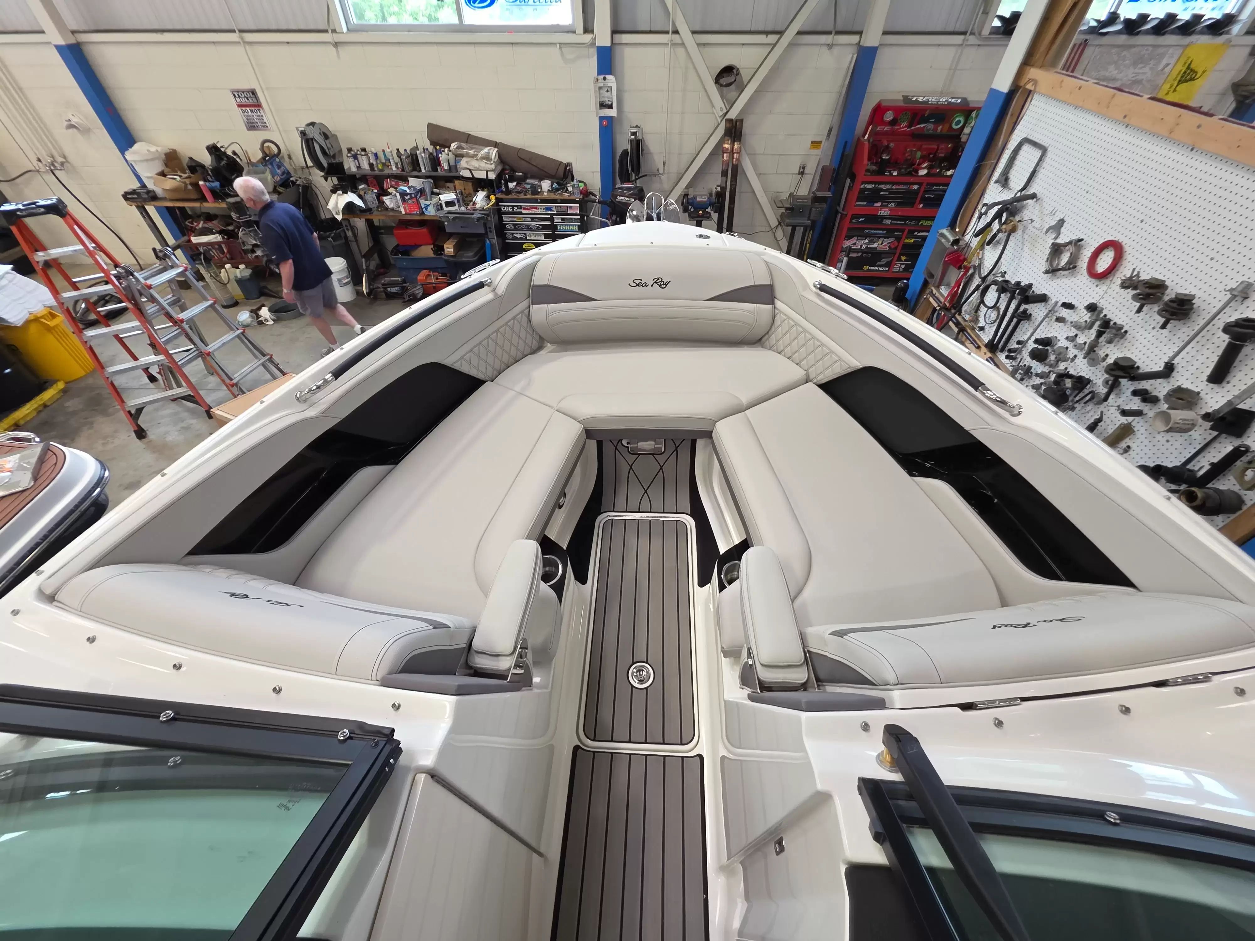 2026 Sea Ray 260SXO - 28
