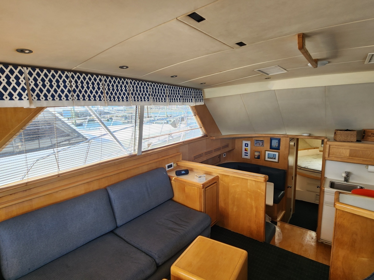 1995 Bertram — - Image 19